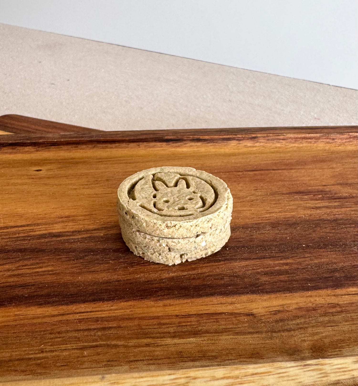 Digestive support rabbit biscuit from BunBun & Co Botanical Digestive Blend
