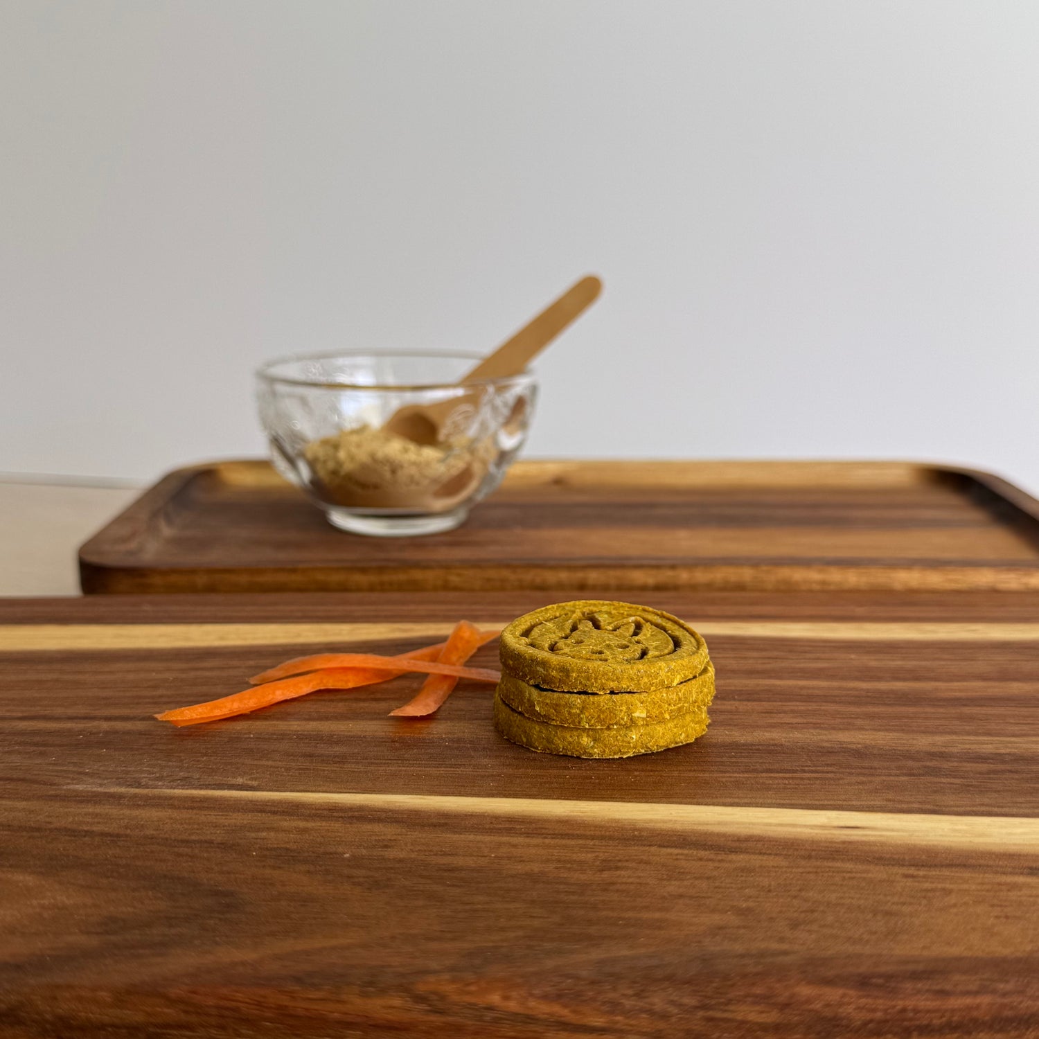 Botanical Mobility Blend rabbit biscuit with carrot and ginger from BunBun & Co
