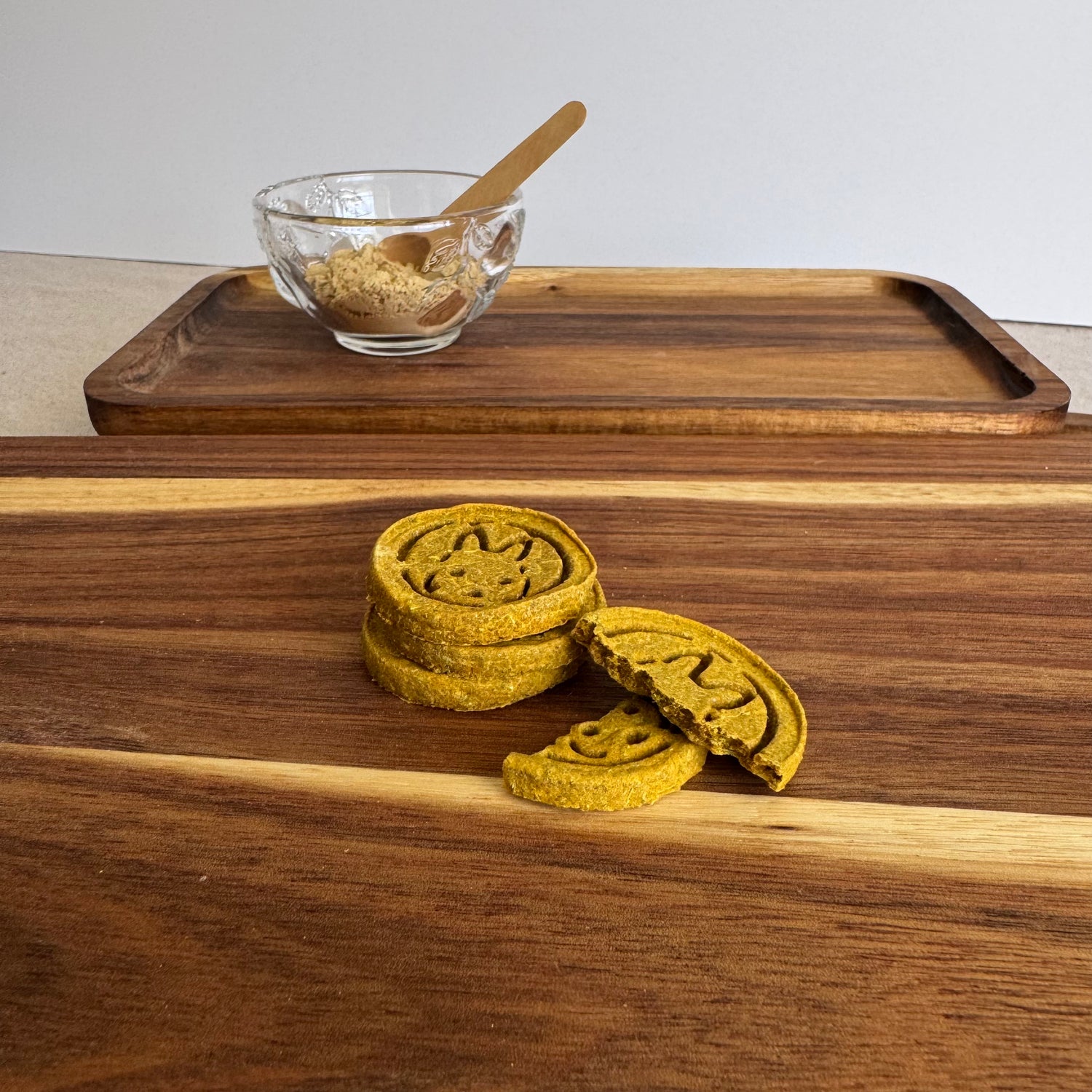 Botanical Mobility Blend rabbit biscuit with carrot and ginger from BunBun & Co
